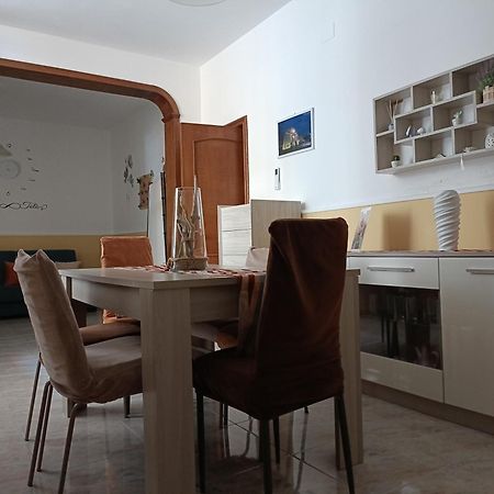 Casa Vacanze Campi Salentina Exteriör bild